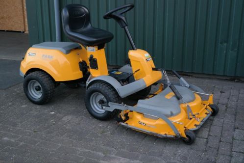 Zo goed als nieuwe Stiga Park compact 14 Hydrostaat
