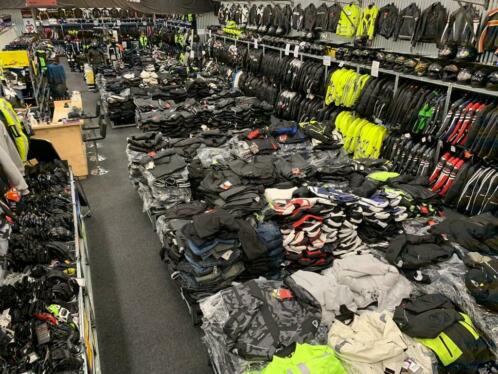 ZONDAG 0112gtOPENgtDE GOEDKOOPSTE MOTORKLEDING Groothandel