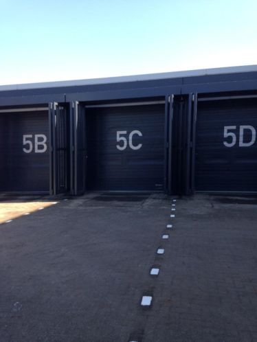 Zwaar beveiligde garageboxen te huur op A1 locatie