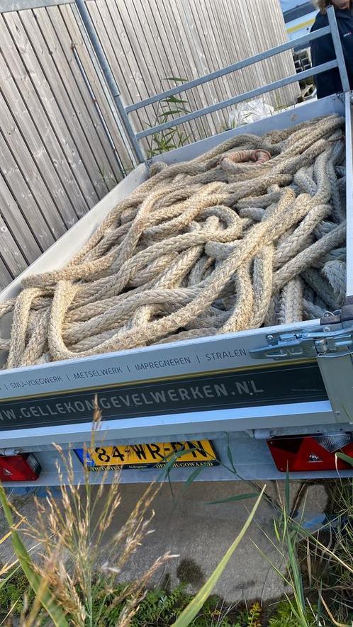 Zwaar touw scheepstros tros kabelaring  lijn aanleg touw