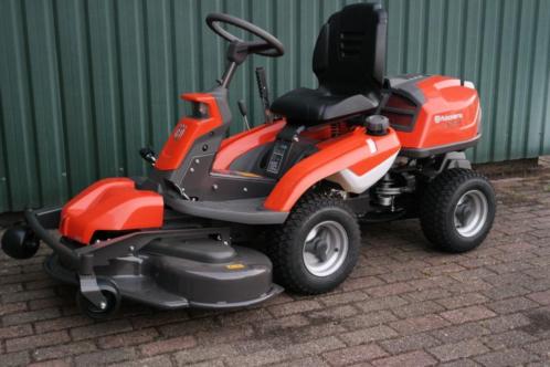 Zware Husqvarna Rider R322T frontmaaier 4 x 4 Demo112cm