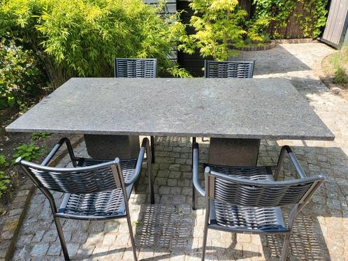 zwart graniet tafel met 6 stoelen