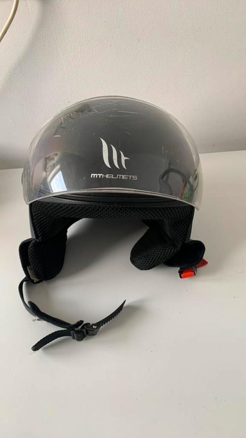 Zwarte scooter helm van MTHELMETS