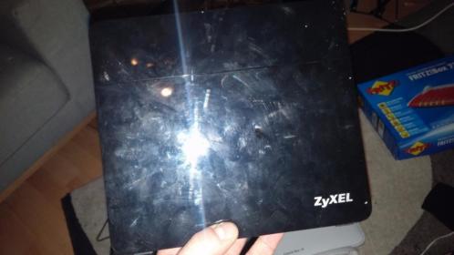 Zyxel VMG8324 modem router switch AP UTP draadloos netwerk