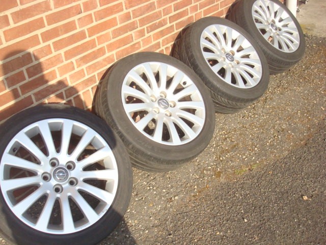18 Inch Orginele Opel Velgen en Banden Steek 5x120