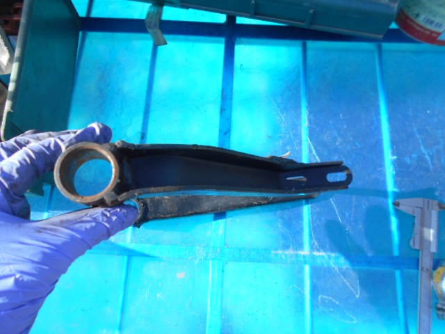 Front upper suspension arms De Tomaso Pantera