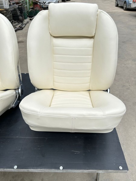 Front seats for Maserati Indy