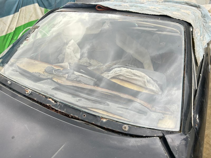 Windshield for Ferrari 365 gt4 2+2, F400 and F412