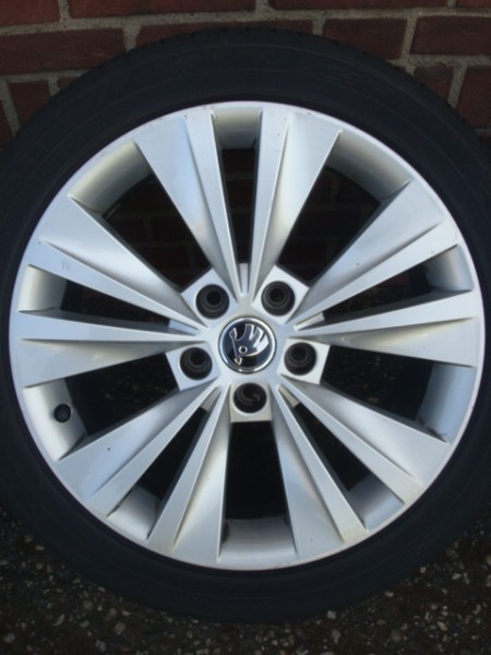 17’’Inch Originele Skoda Kodiaq Karoq Velgen en Banden