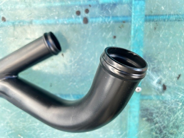 Water pipe for Maserati Indy