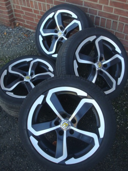 17”VW Dotz Hanzo Velgen Hifly Michelin 5x112