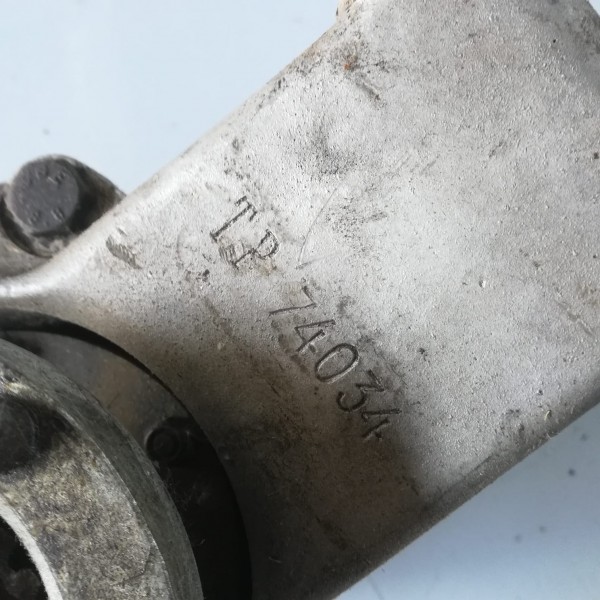 Rear hub and hub carrier for Maserati Bora