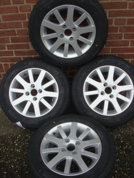 15"Hockenheim Peugeot Velgen en Banden Steek 4x108