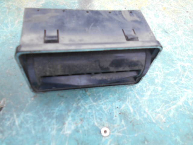 Dashboard vent grill Maserati Kyalami