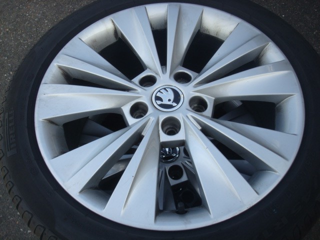 17’’Inch Originele Skoda Kodiaq Karoq Velgen en Banden