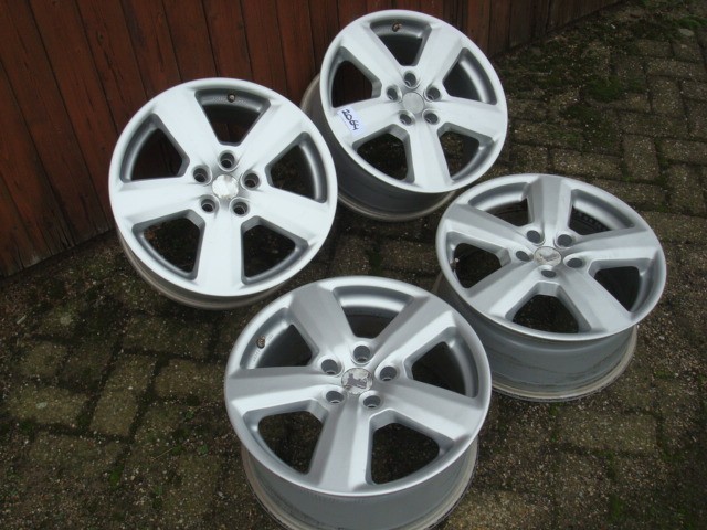 17"inch RS6 Velgen Steek 5x112