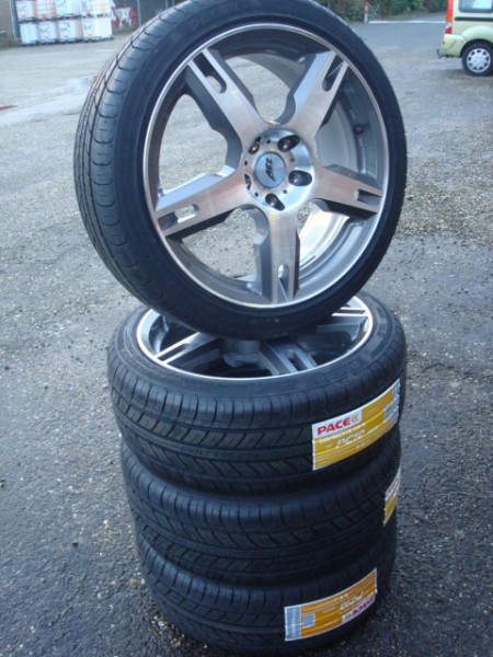 18''inch AEZ velgen en banden steek 5x112