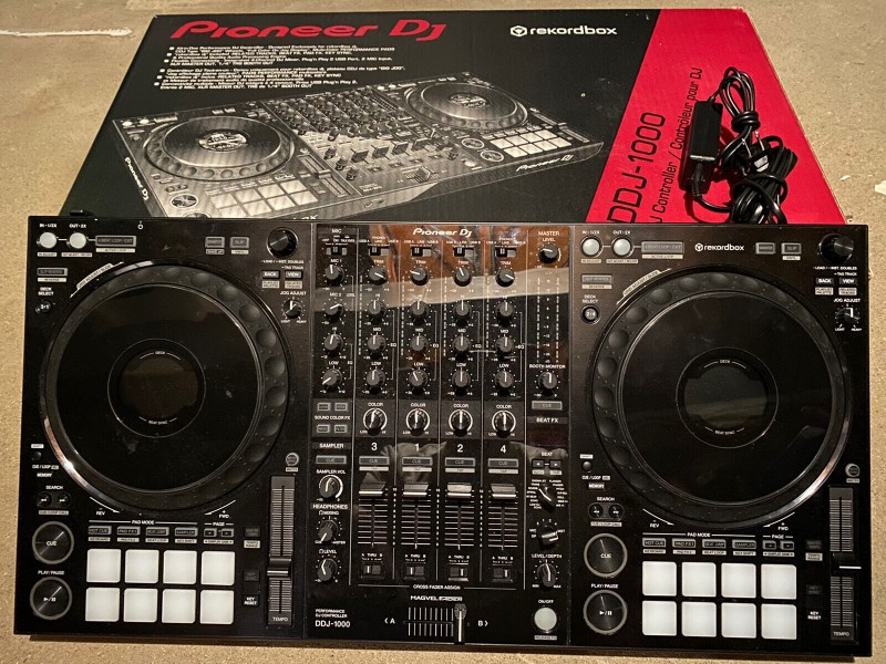 Pioneer DDJ 1000, Pioneer DDJ 1000SRT, Pioneer DJ XDJ-RX3, Pioneer XDJ XZ, Pioneer DJ DDJ-REV7,  Pioneer Cdj-3000, Pioneer Cdj 2000NXS2, Pioneer Djm 900NXS2, Pioneer DJ DJM-V10