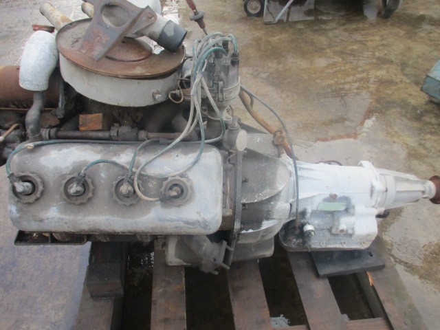 Engine and gearbox Daimler v8