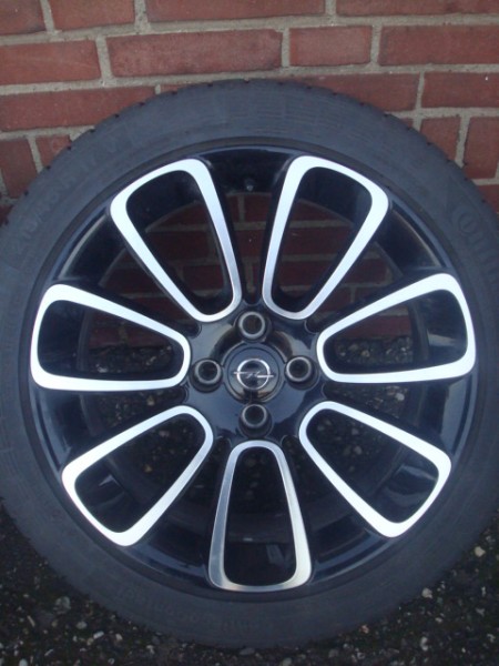 17 inch Origineel Opel Adam Black Velgenmet Banden 4x100