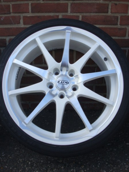 19 Inch DOTZ Velgen en Banden Steek 5x114,3