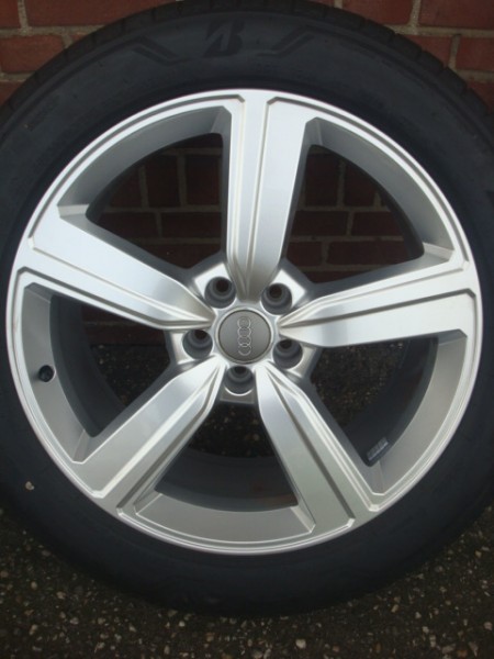 20 Inch Audi E-tron S-Line Velgenset Steek 5x112