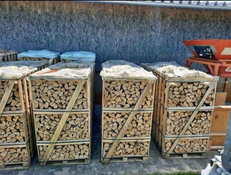 Verkoop van droog brandhout