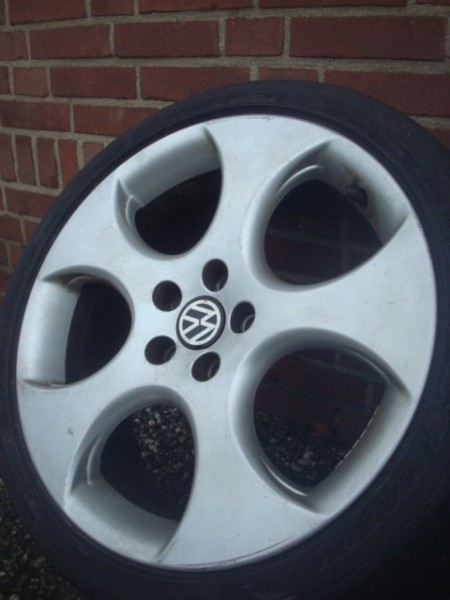 17 inch Originele VW GTI velgen en banden Kleber Maxxis 5x100