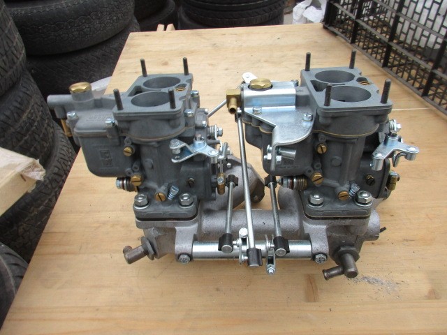 Carburetors and manifold Weber 34DCS 2/3