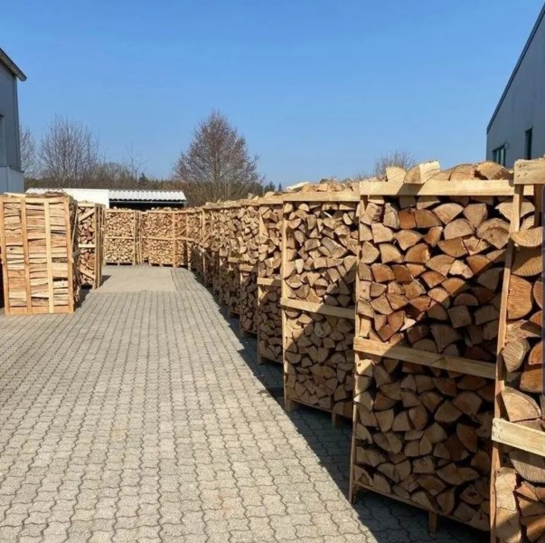 Verkoop van droog brandhout