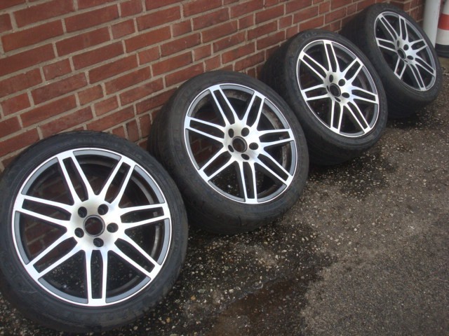 18’’Inch Audi rs4 Blechk Velgen en banden 5x112