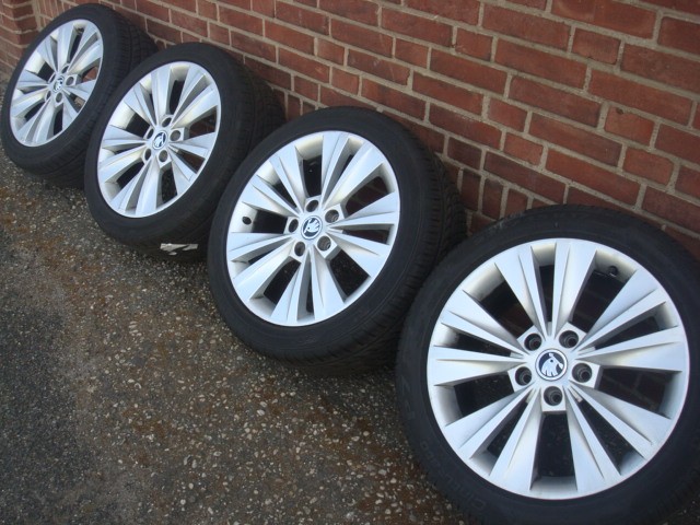 17’’Inch Originele Skoda Kodiaq Karoq Velgen en Banden