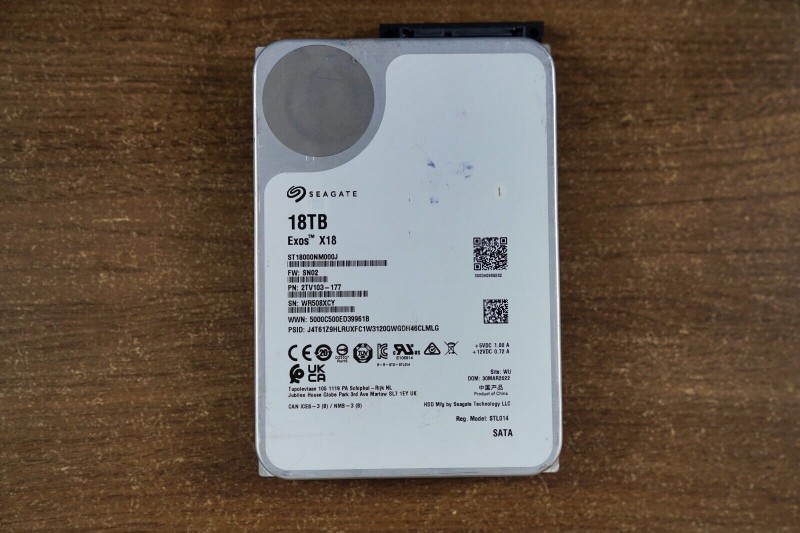 Seagate Exos X18 (SATA, Standard model), 18TB