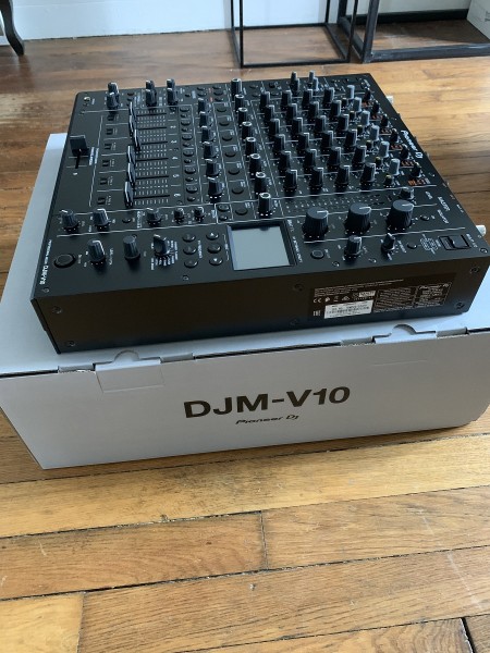 Pioneer CDJ-3000 Multi Player, Pioneer DJM-A9 DJ Mixer , Pioneer CDJ 2000NXS2 Multi Player, Pioneer DJM 900NXS2 DJ Mixer, Pioneer DJ DJM-V10 DJ Mixer , Pioneer DJM S11 DJ Mixer 