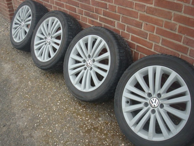 17’’Inch Originele VW R32 Velgen en Banden Hankook 5x112