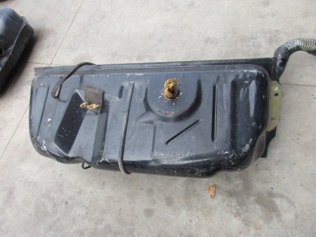 Fuel tank Mercedes SLC series 1